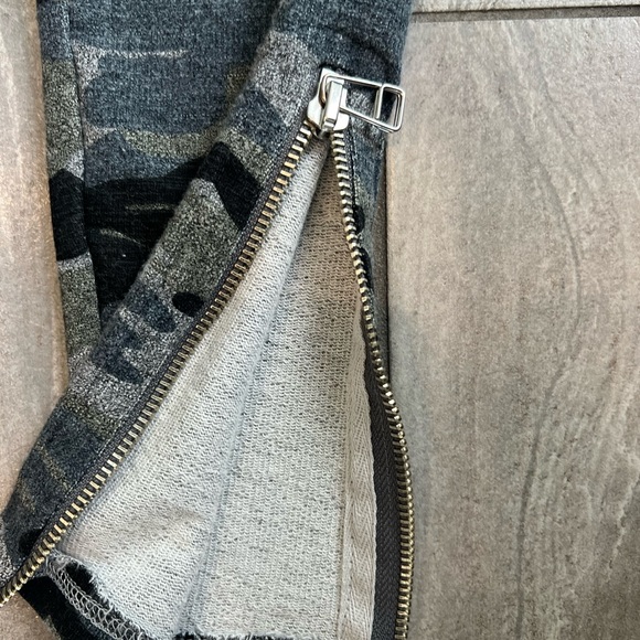 Sundry camp ankle zip yoga leggings size 2 - Picture 5 of 5